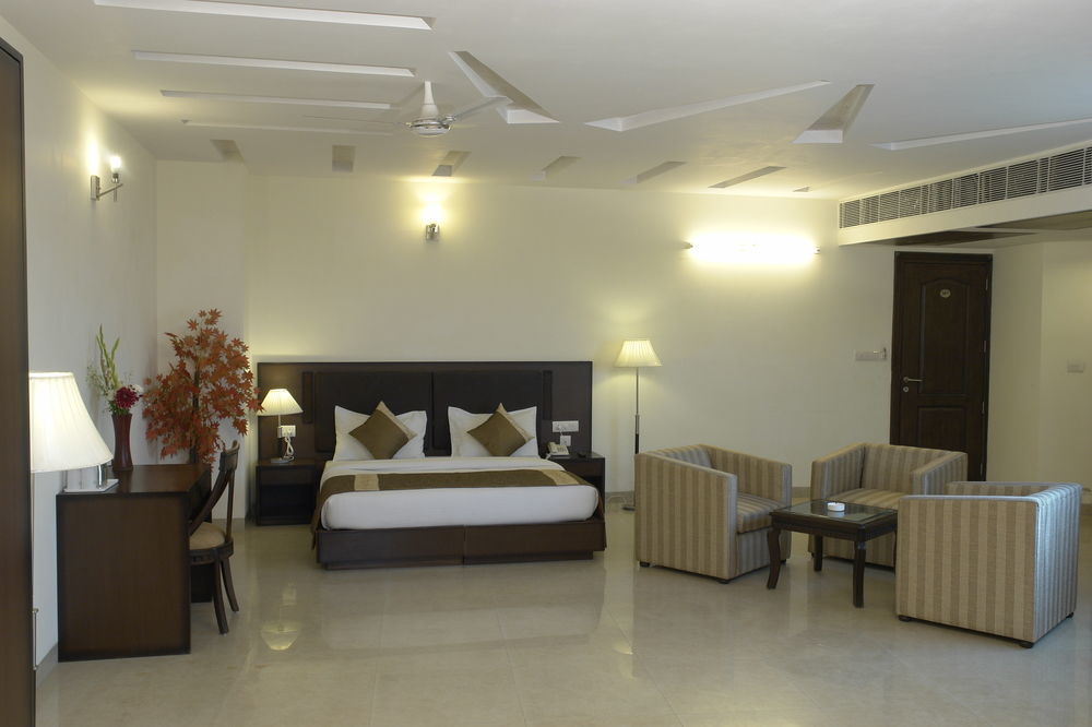 Hotel Alpine Tree New Delhi Exterior photo