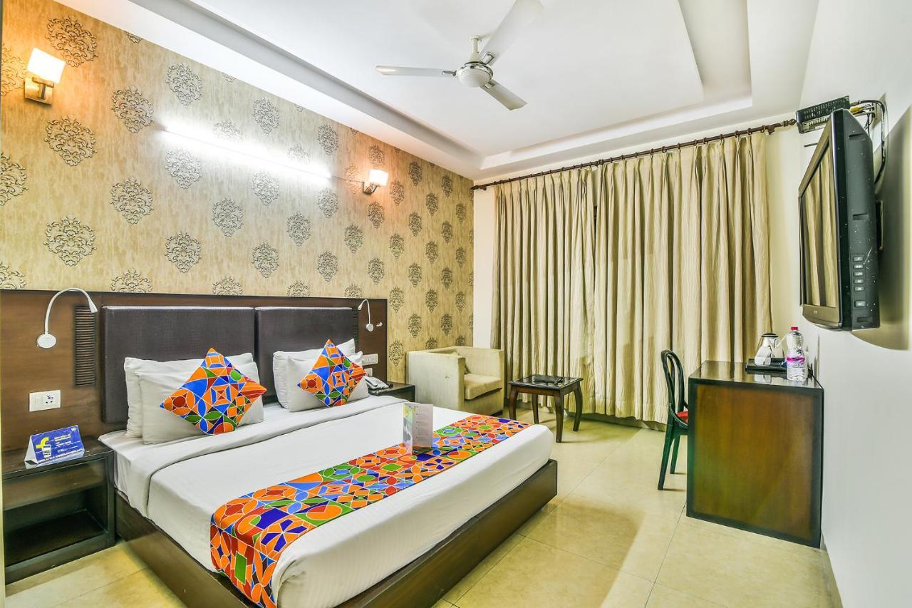 Hotel Alpine Tree New Delhi Exterior photo